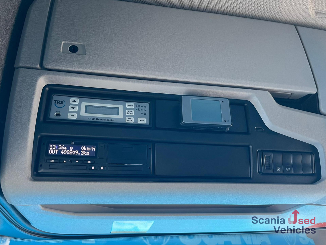 SCANIA R 410 B6x2*4NB LNG RETARDER FRIGO CHEREAU 765x250x - Рефрижератор: фото 4 SCANIA R 410 B6x2*4NB LNG RETARDER FRIGO CHEREAU 765x250x - Рефрижератор: фото 4