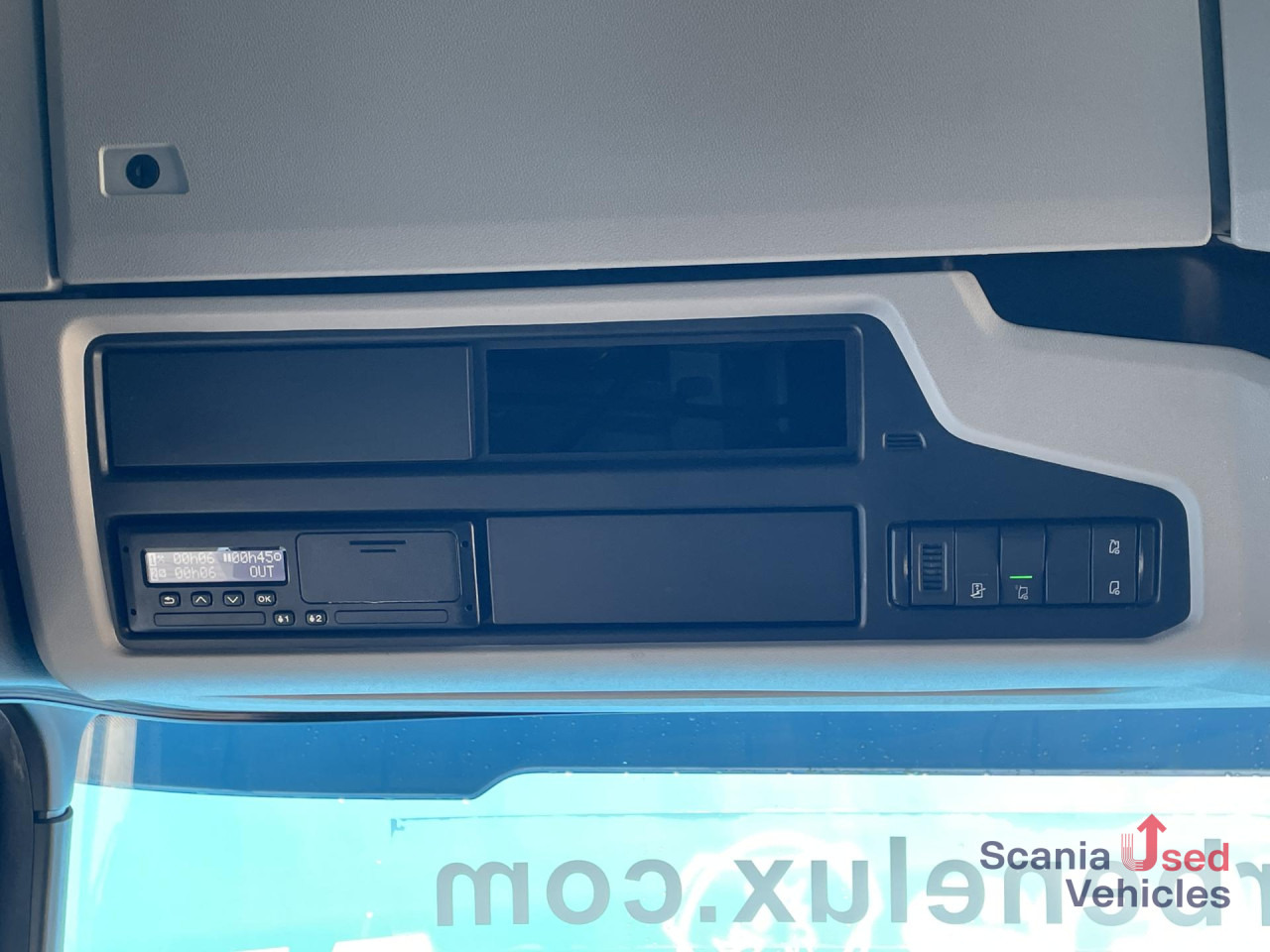 SCANIA R 450 A4x2NB RETARDER DIFF-L FULL AIR LED SMART2 - Тягач: фото 5 SCANIA R 450 A4x2NB RETARDER DIFF-L FULL AIR LED SMART2 - Тягач: фото 5