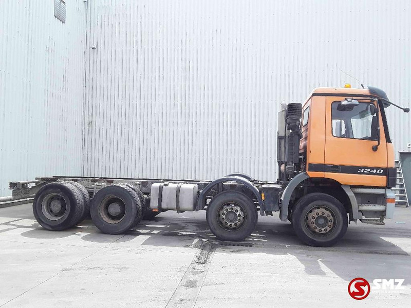 Mercedes-Benz Actros 3240 - Грузовик-шасси: фото 4 Mercedes-Benz Actros 3240 - Грузовик-шасси: фото 4
