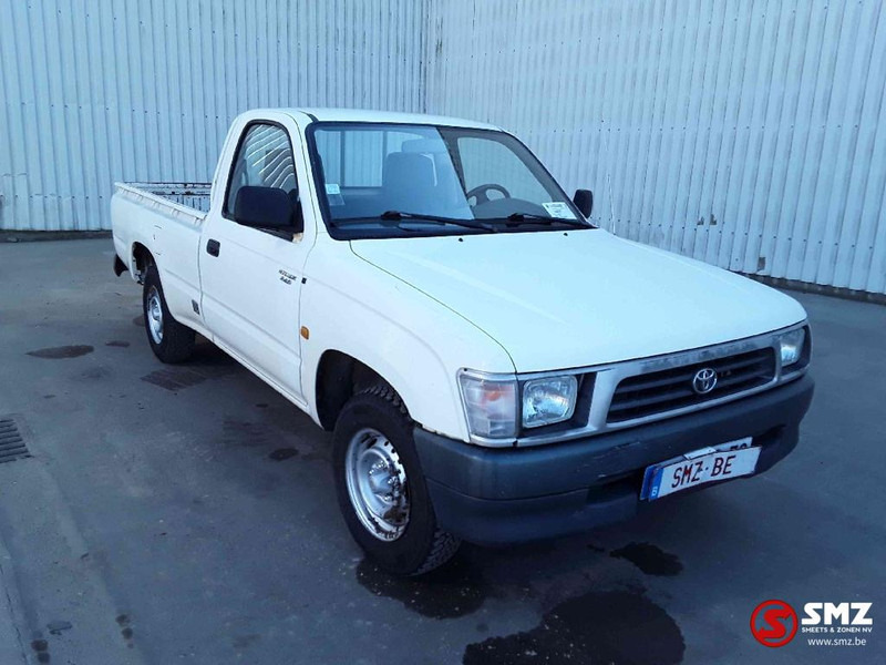 Toyota Hilux - Легковой автомобиль: фото 1 Toyota Hilux - Легковой автомобиль: фото 1