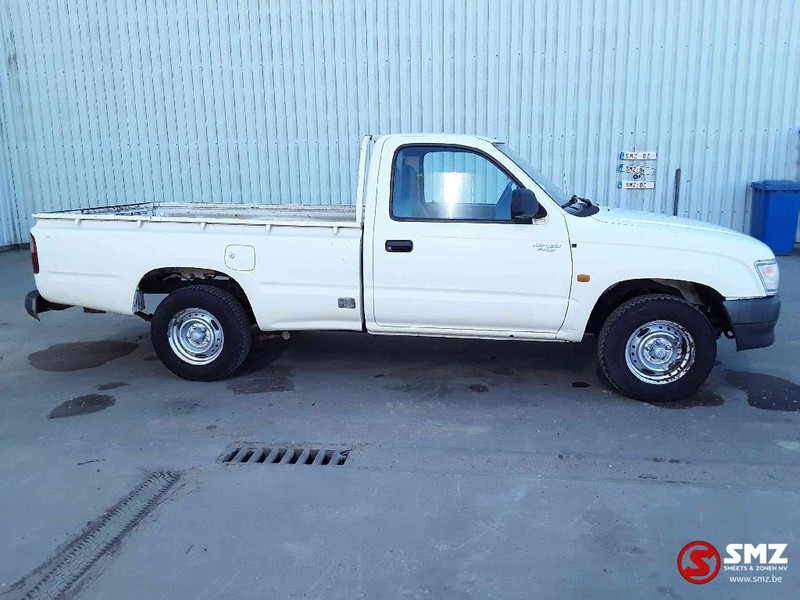 Toyota Hilux - Легковой автомобиль: фото 4 Toyota Hilux - Легковой автомобиль: фото 4
