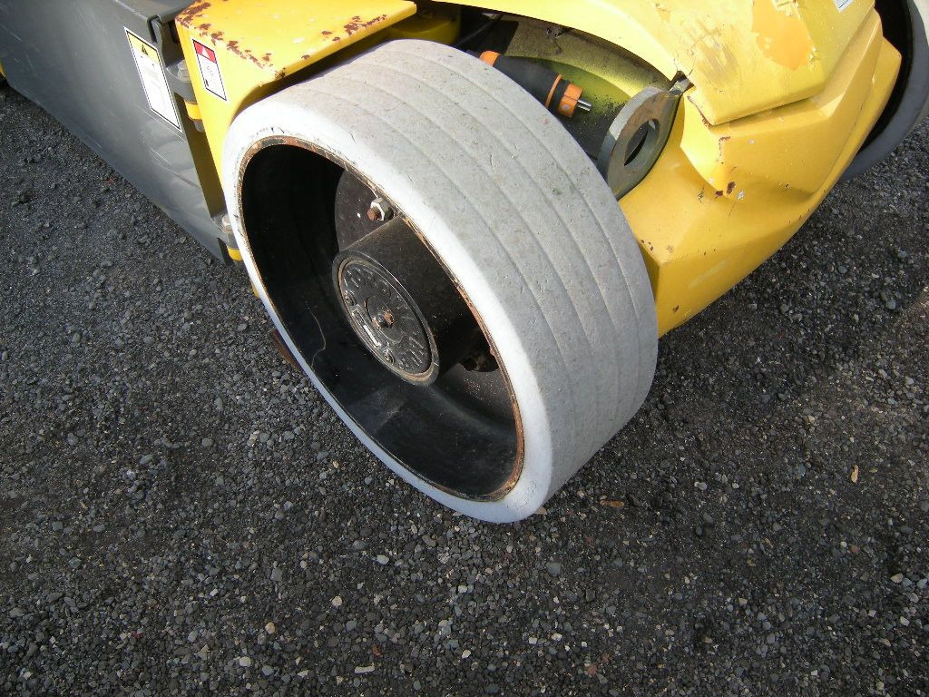 Грузовик с подъемником Haulotte HA12CJ+ , AH 12m, Korbarm drehbar: фото 10 Грузовик с подъемником Haulotte HA12CJ+ , AH 12m, Korbarm drehbar: фото 10