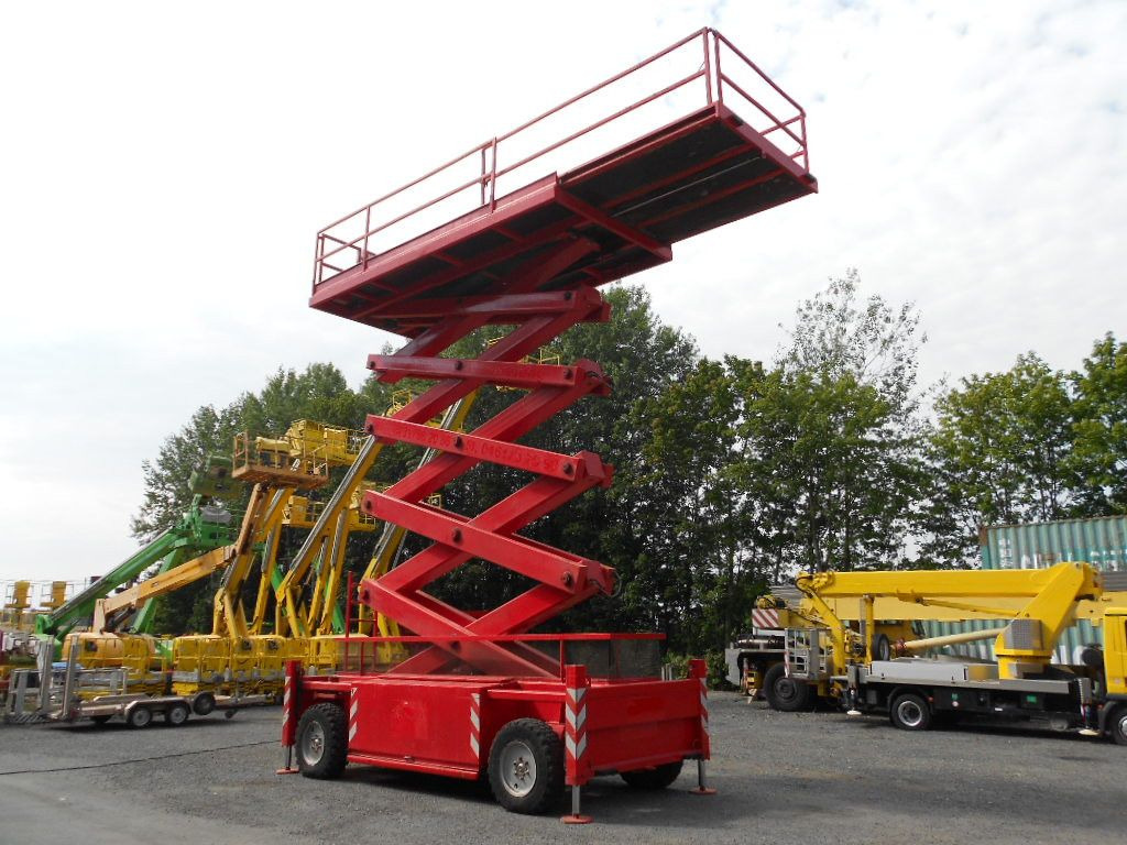 Scherenarbeitsbühne Liftlux SL205-25D4WD, AH 22 Scherenarbeitsbühne Liftlux SL205-25D4WD, AH 22 - Ножничный подъемник: фото 3 Scherenarbeitsbühne Liftlux SL205-25D4WD, AH 22 Scherenarbeitsbühne Liftlux SL205-25D4WD, AH 22 - Ножничный подъемник: фото 3