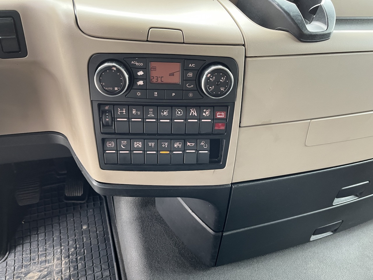 MAN TGX 26.500 6x2 Fahrgestell Lenk-Liftachse AHK - Грузовик: фото 2 MAN TGX 26.500 6x2 Fahrgestell Lenk-Liftachse AHK - Грузовик: фото 2