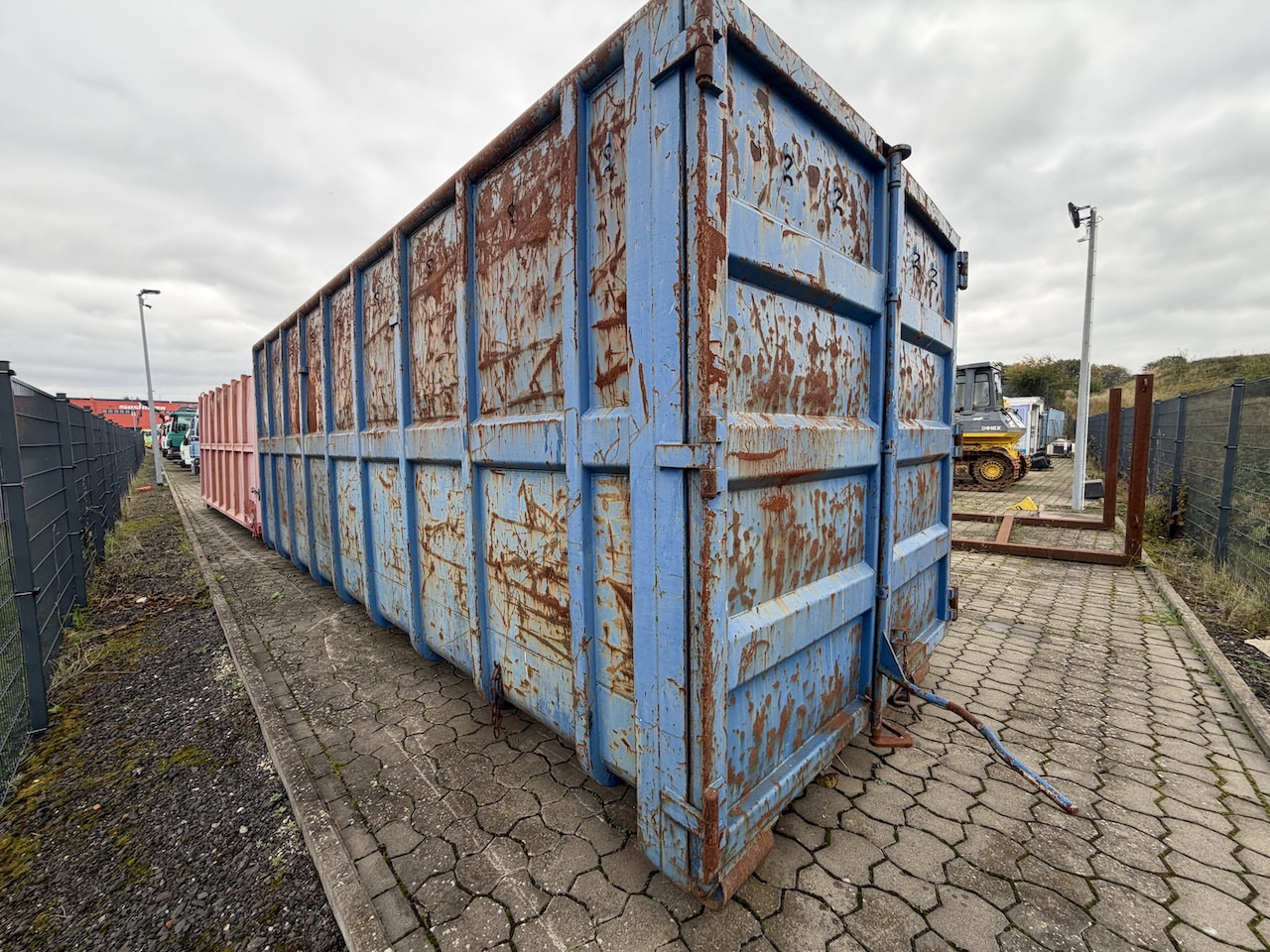 Mercedes-Benz Abrollcontainer Abrollmulde 37 cbm - Грузовик: фото 2 Mercedes-Benz Abrollcontainer Abrollmulde 37 cbm - Грузовик: фото 2