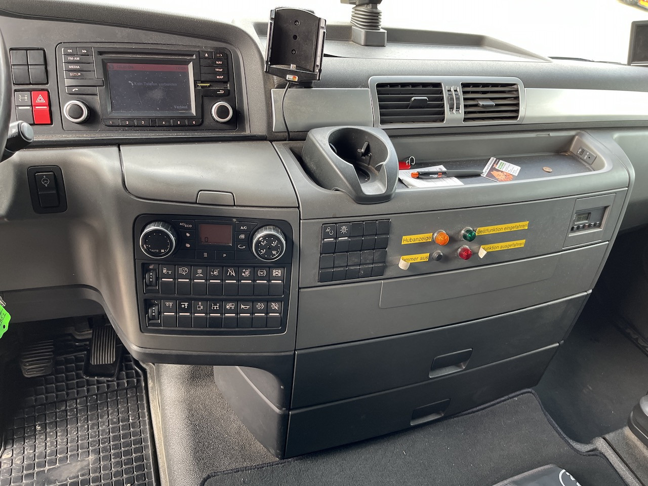 MAN TGX 26.480 6x2 Atlas 145.2 Kran Baustoff AHK - Грузовик бортовой/ Платформа, Автоманипулятор: фото 3 MAN TGX 26.480 6x2 Atlas 145.2 Kran Baustoff AHK - Грузовик бортовой/ Платформа, Автоманипулятор: фото 3