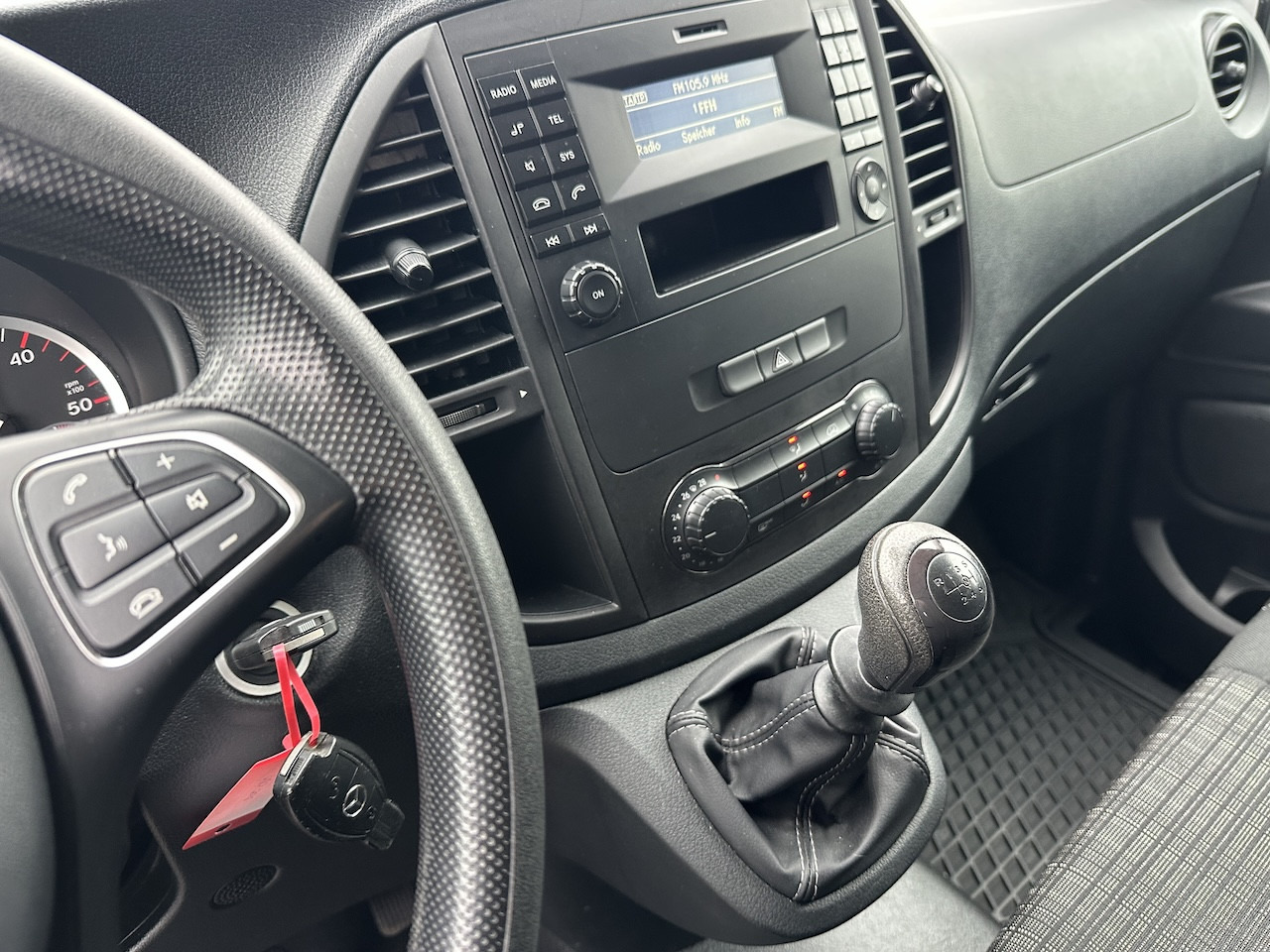 Mercedes-Benz Vito 111 CDI   9 Sitzer   BT   FSE   Klima   Tempomat   Radio - Пассажирский фургон: фото 5 Mercedes-Benz Vito 111 CDI   9 Sitzer   BT   FSE   Klima   Tempomat   Radio - Пассажирский фургон: фото 5