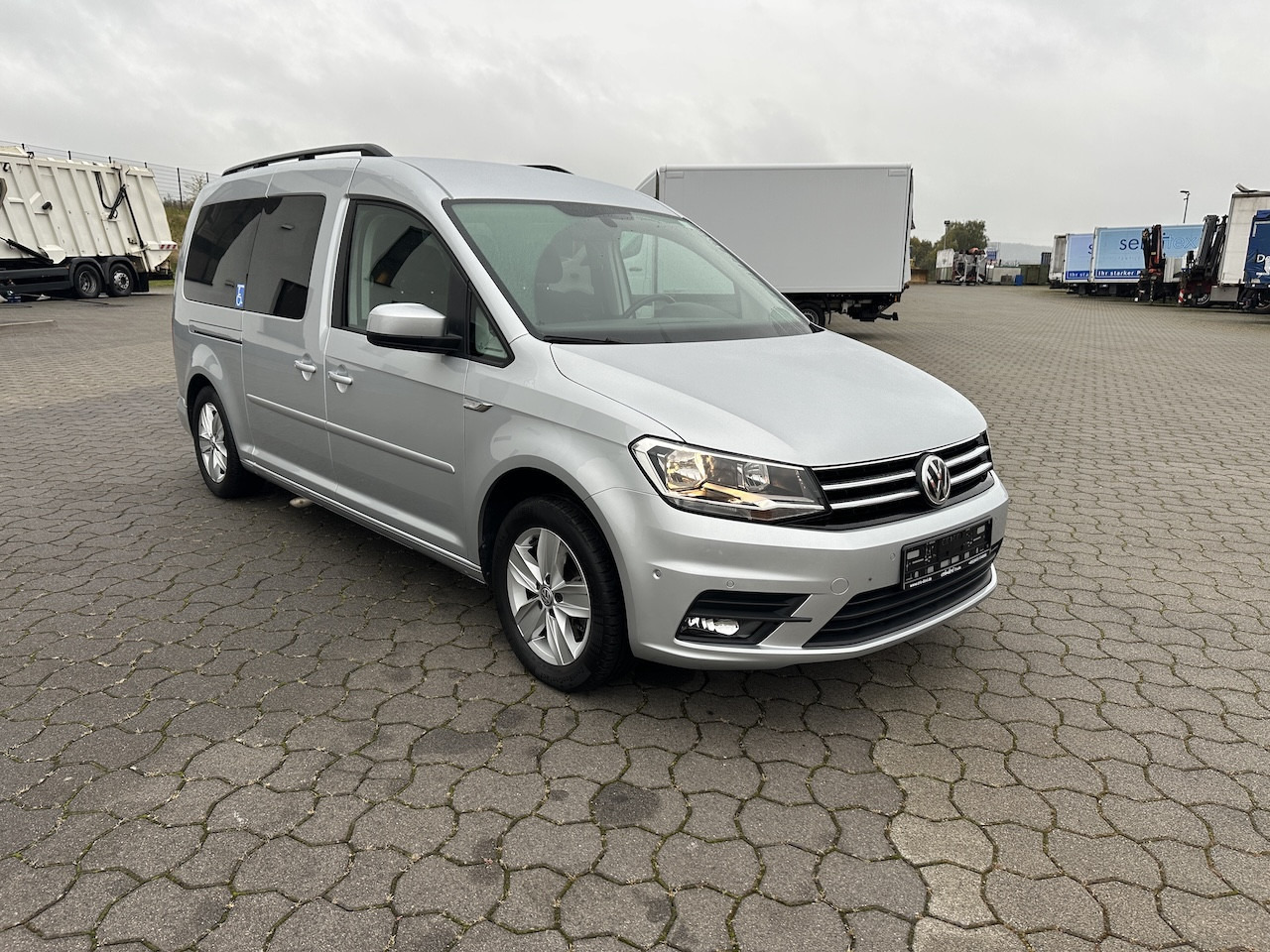 Грузопассажирский фургон VW Caddy Maxi Paravan Umbau Rollstuhl Heckeinstieg: фото 8