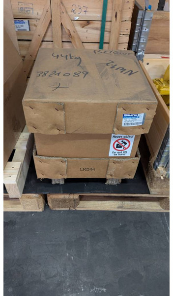 Komatsu D65PX-15 - HYDRAULIC MOTOR ASSY - 708-7L-00040 - Бульдозер: фото 2 Komatsu D65PX-15 - HYDRAULIC MOTOR ASSY - 708-7L-00040 - Бульдозер: фото 2