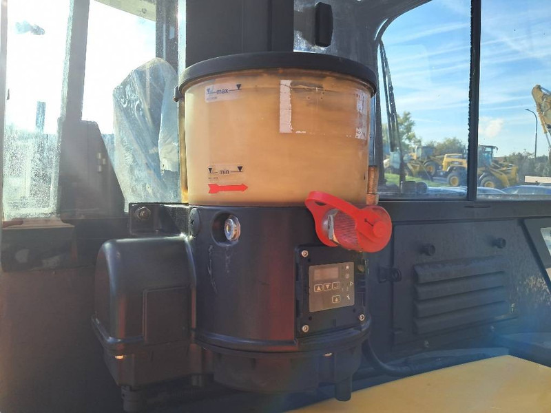 Komatsu PC50MR-2 - Мини-экскаватор: фото 2 Komatsu PC50MR-2 - Мини-экскаватор: фото 2