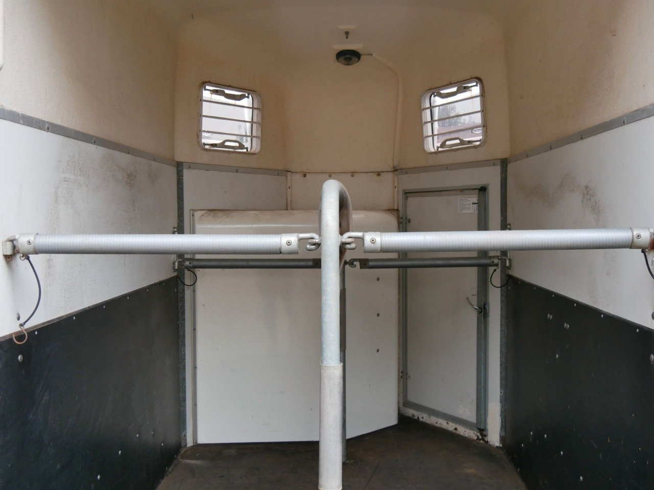 Böckmann Duo mit Sattelkammer - Прицеп для перевозки животных: фото 4 Böckmann Duo mit Sattelkammer - Прицеп для перевозки животных: фото 4