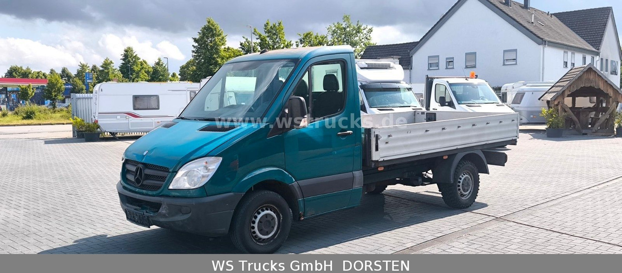 Mercedes-Benz Sprinter II Pritsche215 CDI - Малотоннажный бортовой грузовик: фото 1 Mercedes-Benz Sprinter II Pritsche215 CDI - Малотоннажный бортовой грузовик: фото 1