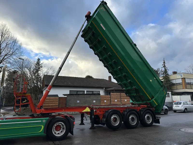 Kempf SKM 35/3 Hardox 31 m³ Lift ALCOA SKM 35/3 Hardox 31 m³ Lift ALCOA - Самосвальный полуприцеп: фото 3 Kempf SKM 35/3 Hardox 31 m³ Lift ALCOA SKM 35/3 Hardox 31 m³ Lift ALCOA - Самосвальный полуприцеп: фото 3