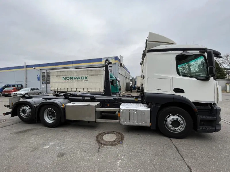 Mercedes-Benz Actros 2543 BL 6x2 MEILLER Abroller TÜV NEU! - Крюковой мультилифт: фото 5 Mercedes-Benz Actros 2543 BL 6x2 MEILLER Abroller TÜV NEU! - Крюковой мультилифт: фото 5