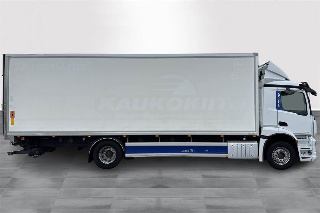 Mercedes-Benz ACTROS 1832 - Грузовик с закрытым кузовом: фото 4 Mercedes-Benz ACTROS 1832 - Грузовик с закрытым кузовом: фото 4