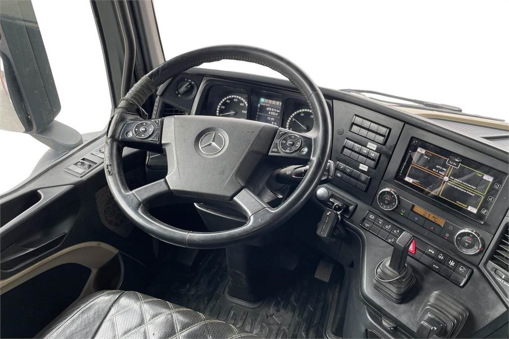 Фото интерьера 2: Лесовоз Mercedes-Benz AROCS 3663 L RIIKO- puuvarustus