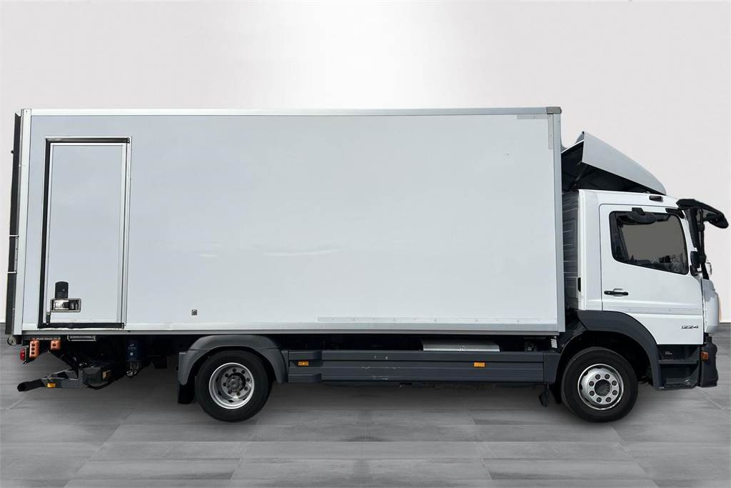 Mercedes-Benz ATEGO 1224L KSA-kori + PL - Грузовик с закрытым кузовом: фото 4 Mercedes-Benz ATEGO 1224L KSA-kori + PL - Грузовик с закрытым кузовом: фото 4