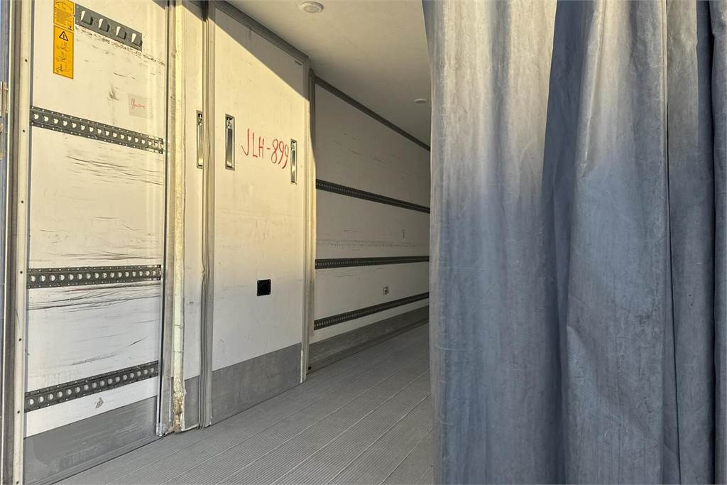 Изотермический грузовик Mercedes-Benz Actros 1830L 5 SM FRC 2-lämpö(atp10/2025): фото 10