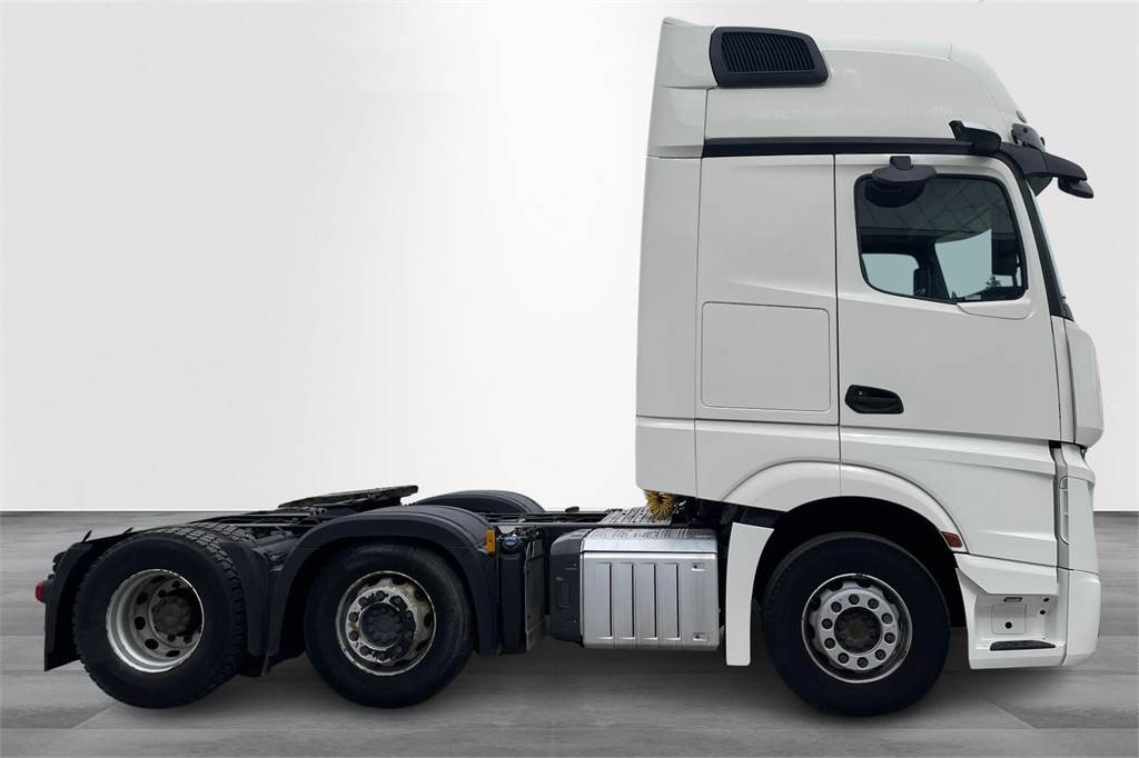 Mercedes-Benz ACTROS 2551LS 6x2/4 Väliteli - Тягач: фото 2 Mercedes-Benz ACTROS 2551LS 6x2/4 Väliteli - Тягач: фото 2