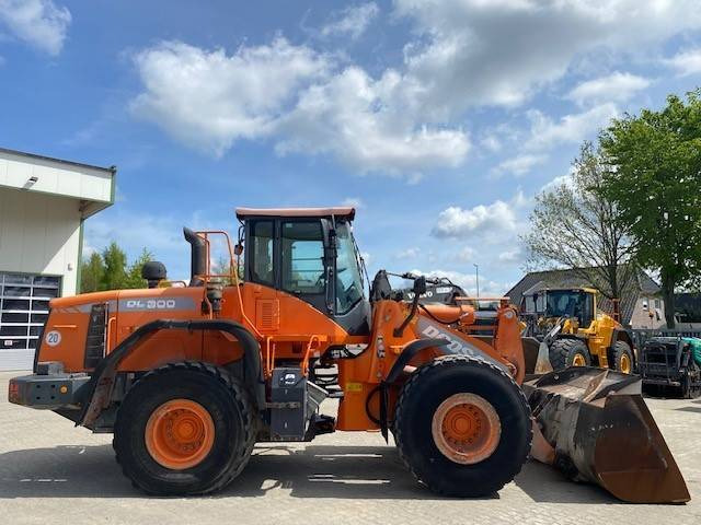 Колёсный погрузчик Doosan DL 300-3 (12005349): фото 6