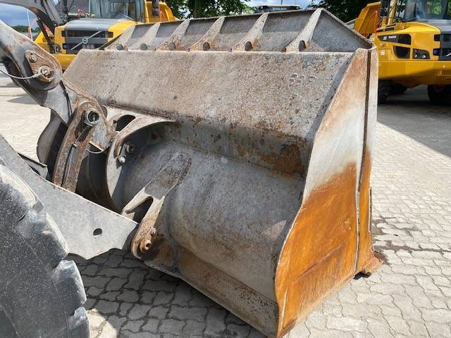 Колёсный погрузчик Volvo L 120 H MIETE / RENTAL (12001931): фото 9 Колёсный погрузчик Volvo L 120 H MIETE / RENTAL (12001931): фото 9