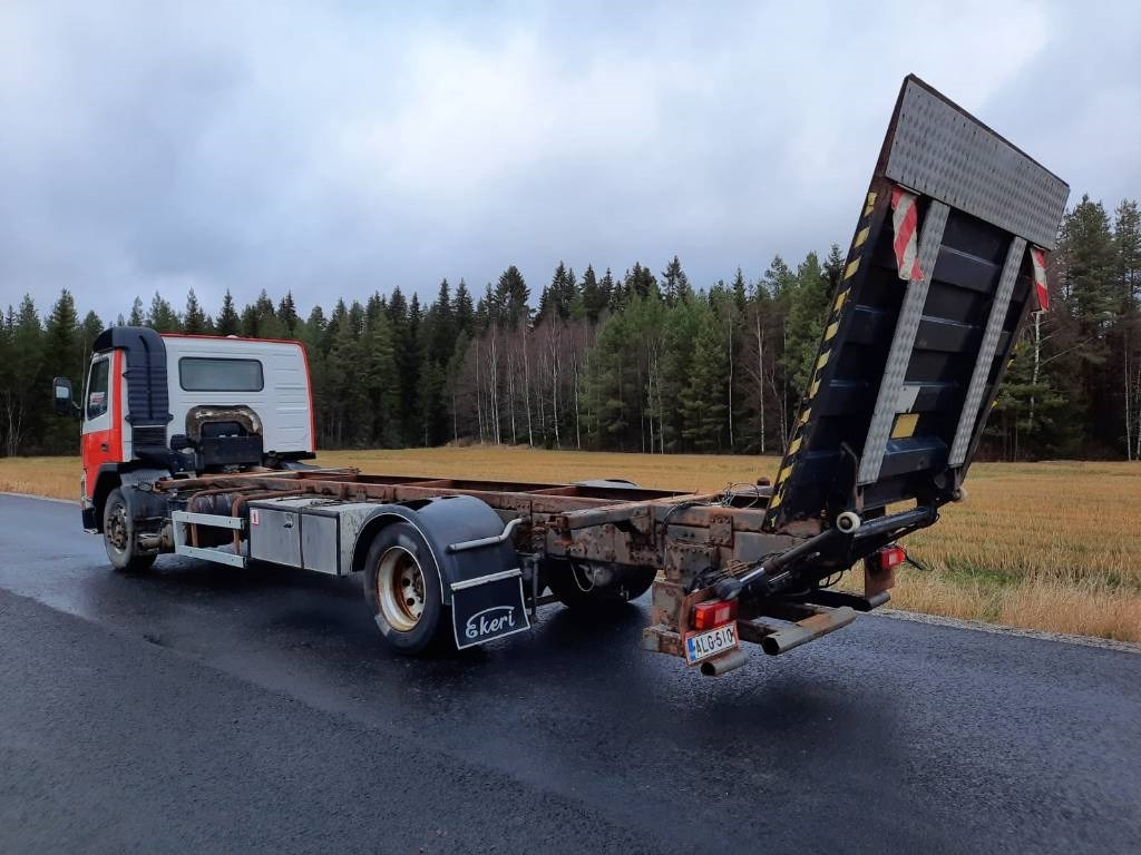 Volvo FM12 - Грузовик-контейнеровоз/ Сменный кузов: фото 4 Volvo FM12 - Грузовик-контейнеровоз/ Сменный кузов: фото 4