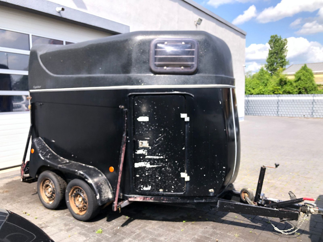 Eurotrailer Rausch 330 - Прицеп для перевозки животных: фото 1 Eurotrailer Rausch 330 - Прицеп для перевозки животных: фото 1