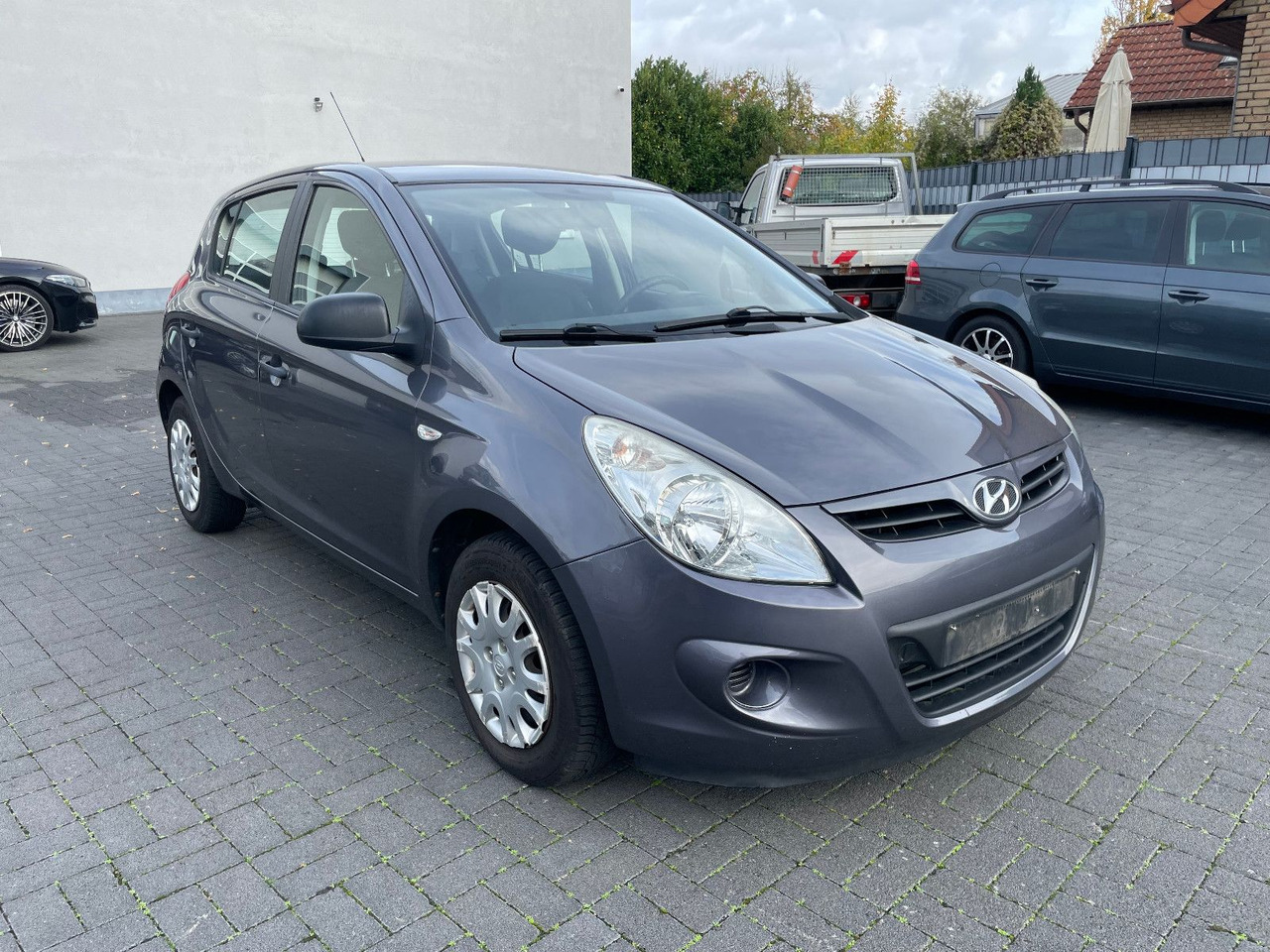 Hyundai i20 - Седан: фото 1 Hyundai i20 - Седан: фото 1