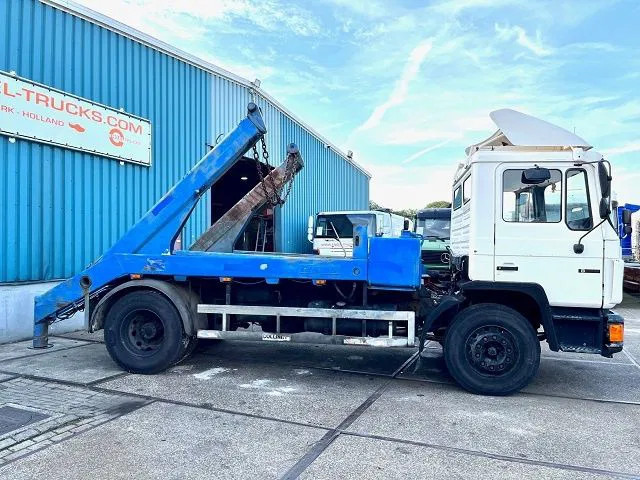 MAN F 18.232 (6 CILINDER) M90 WITH TELESCOPIC CONTAINER SYSTEM (8 GEARS MANUAL GEARBOX / EURO 1 (MECHANICAL PUMP AND INJECTORS)) - Портальный бункеровоз: фото 4 MAN F 18.232 (6 CILINDER) M90 WITH TELESCOPIC CONTAINER SYSTEM (8 GEARS MANUAL GEARBOX / EURO 1 (MECHANICAL PUMP AND INJECTORS)) - Портальный бункеровоз: фото 4
