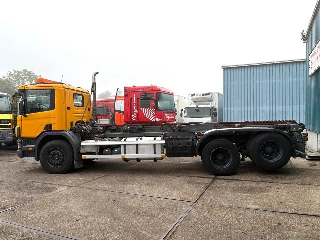 Scania P114-340 6x2 WITH MULTILIFT CONTAINERSYSTEM ONLY 80.500 KM!! ORIGINAL (10 TIRES / FULL STEEL SUSPENSION / 12 GEARS MANUAL GEARBO - Грузовик-контейнеровоз/ Сменный кузов: фото 5 Scania P114-340 6x2 WITH MULTILIFT CONTAINERSYSTEM ONLY 80.500 KM!! ORIGINAL (10 TIRES / FULL STEEL SUSPENSION / 12 GEARS MANUAL GEARBO - Грузовик-контейнеровоз/ Сменный кузов: фото 5