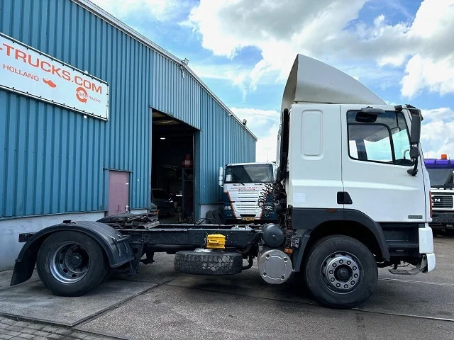 DAF 85.400 ATI SLEEPERCAB (EURO 2 / ZF16 MANUAL GEARBOX / ZF-INTARDER) - Тягач: фото 4 DAF 85.400 ATI SLEEPERCAB (EURO 2 / ZF16 MANUAL GEARBOX / ZF-INTARDER) - Тягач: фото 4
