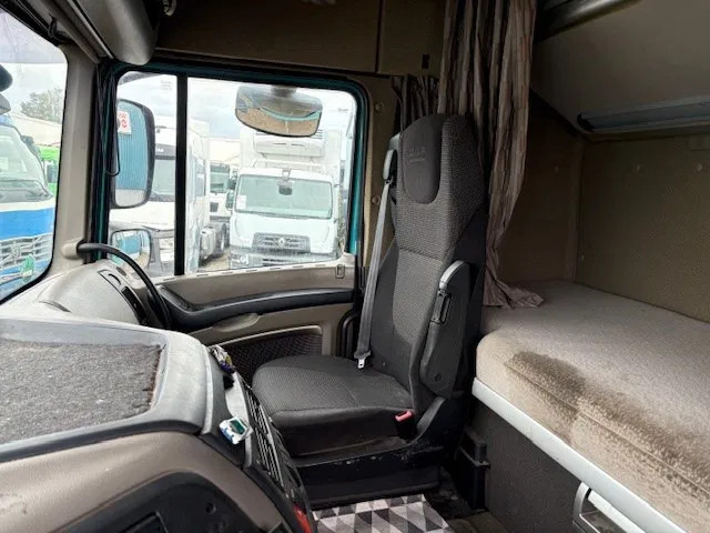 Тягач DAF XF 105.460 ATE SPACECAB (EURO 5 / ZF MANUAL GEARBOX / P.T.O. / AIRCONDITIONING / FRIDGE UNDER BED / ETC.): фото 11
