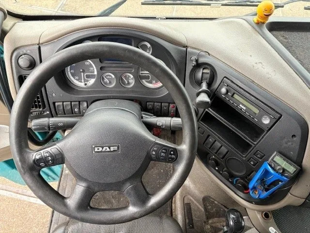 Тягач DAF XF 105.460 ATE SPACECAB (EURO 5 / ZF MANUAL GEARBOX / P.T.O. / AIRCONDITIONING / FRIDGE UNDER BED / ETC.): фото 8