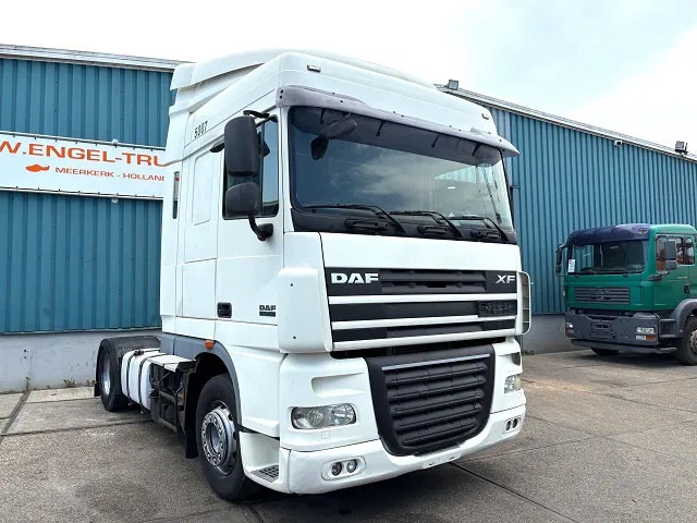 DAF XF 105.460 SPACECAB (4 IDENTICAL UNITS AVAILBLE) (ZF16 MANUAL GEARBOX / MX-BRAKE / 870+430 LITER TANK / FRIDGE / AIRCONDITIONING - Тягач: фото 2 DAF XF 105.460 SPACECAB (4 IDENTICAL UNITS AVAILBLE) (ZF16 MANUAL GEARBOX / MX-BRAKE / 870+430 LITER TANK / FRIDGE / AIRCONDITIONING - Тягач: фото 2