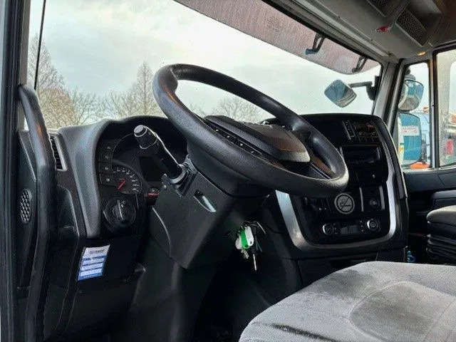 Iveco Stralis 440.42 /TP HIGH-WAY (EURO 6 / AUTOMATIC GEARBOX / 2x TANK / FRIDGE / AIRCONDITIONING / ETC.) в лизинг Iveco Stralis 440.42 /TP HIGH-WAY (EURO 6 / AUTOMATIC GEARBOX / 2x TANK / FRIDGE / AIRCONDITIONING / ETC.): фото 6