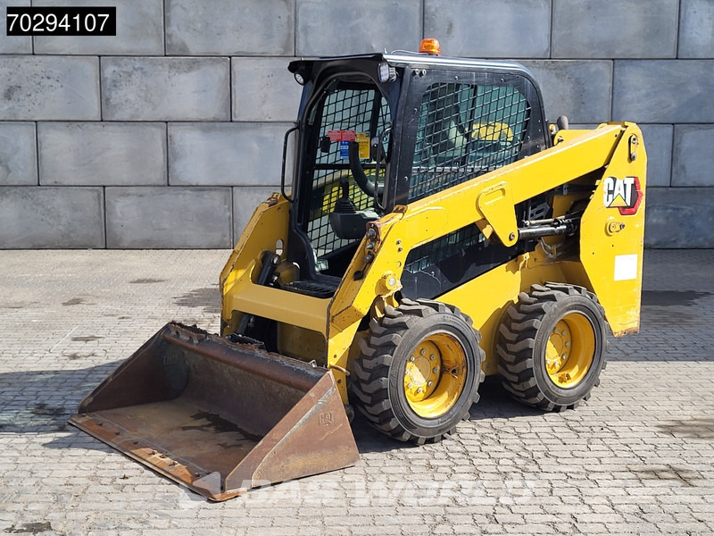 Caterpillar 226 D3 BUCKET + FORKS - Мини-погрузчик с бортовым поворотом: фото 3 Caterpillar 226 D3 BUCKET + FORKS - Мини-погрузчик с бортовым поворотом: фото 3
