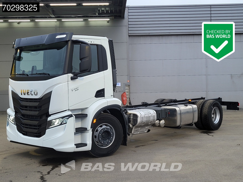 Iveco S-Way 340 4X2 NEW! Chassis Automatic LED Navi ACC Euro 6 - Грузовик-шасси: фото 1 Iveco S-Way 340 4X2 NEW! Chassis Automatic LED Navi ACC Euro 6 - Грузовик-шасси: фото 1