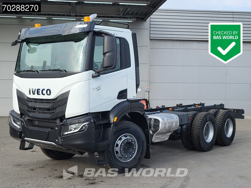 Iveco X-Way 460 6X4 NEW chassis Retarder Big-Axle Full Steel Navi Euro 6 - Грузовик-шасси: фото 1 Iveco X-Way 460 6X4 NEW chassis Retarder Big-Axle Full Steel Navi Euro 6 - Грузовик-шасси: фото 1