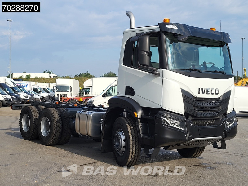 Iveco X-Way 460 6X4 NEW chassis Retarder Big-Axle Full Steel Navi Euro 6 - Грузовик-шасси: фото 3 Iveco X-Way 460 6X4 NEW chassis Retarder Big-Axle Full Steel Navi Euro 6 - Грузовик-шасси: фото 3