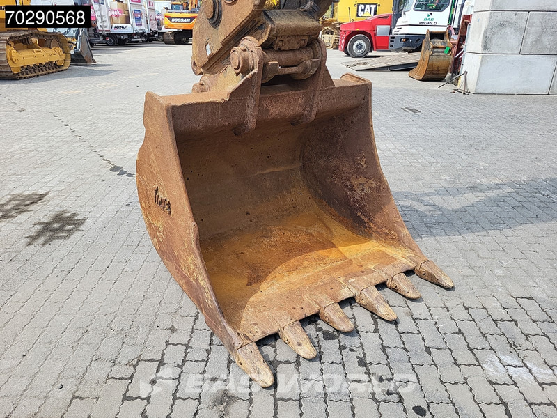 Гусеничный экскаватор Komatsu PC240 LC-10: фото 13