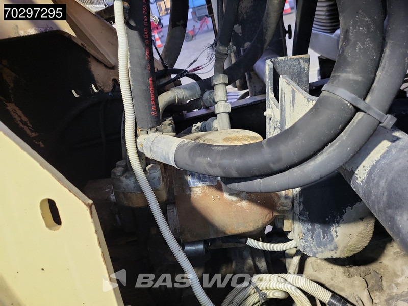 Автобетоносмеситель MAN 35.363 8X4 9m3 Liebherr mixer Big-Axle Steelsuspension Automatic Euro 3: фото 14 Автобетоносмеситель MAN 35.363 8X4 9m3 Liebherr mixer Big-Axle Steelsuspension Automatic Euro 3: фото 14