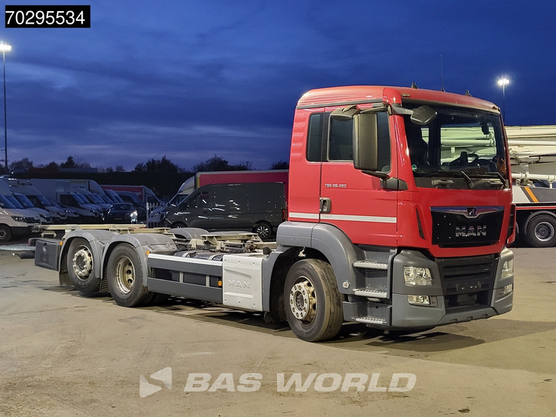 MAN TGS 26.320 6X2 ADR BDF Lift + Steering Axle Euro 6 - Грузовик-контейнеровоз/ Сменный кузов: фото 3 MAN TGS 26.320 6X2 ADR BDF Lift + Steering Axle Euro 6 - Грузовик-контейнеровоз/ Сменный кузов: фото 3