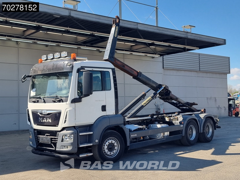 MAN TGS 33.440 6X4 20tons Palfinger T20-31 MPA hooklift Big-Axle Euro 6 - Крюковой мультилифт: фото 1 MAN TGS 33.440 6X4 20tons Palfinger T20-31 MPA hooklift Big-Axle Euro 6 - Крюковой мультилифт: фото 1