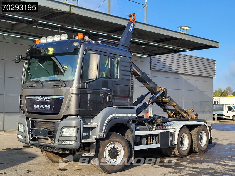 MAN TGS 33.510 TGS 6X6 20t AJK hooklift with 5th wheel Wechselsystem Retarder Automatic Euro 6 - Крюковой мультилифт: фото 5 MAN TGS 33.510 TGS 6X6 20t AJK hooklift with 5th wheel Wechselsystem Retarder Automatic Euro 6 - Крюковой мультилифт: фото 5