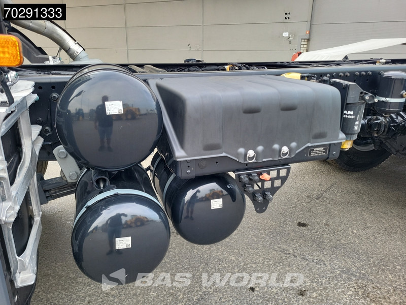 Новый Грузовик-шасси MAN TGS 40.400 6X4 NEW 6x4 chassis PTO Preparation Steelsuspension Big-Axle Automatic Euro 2: фото 12