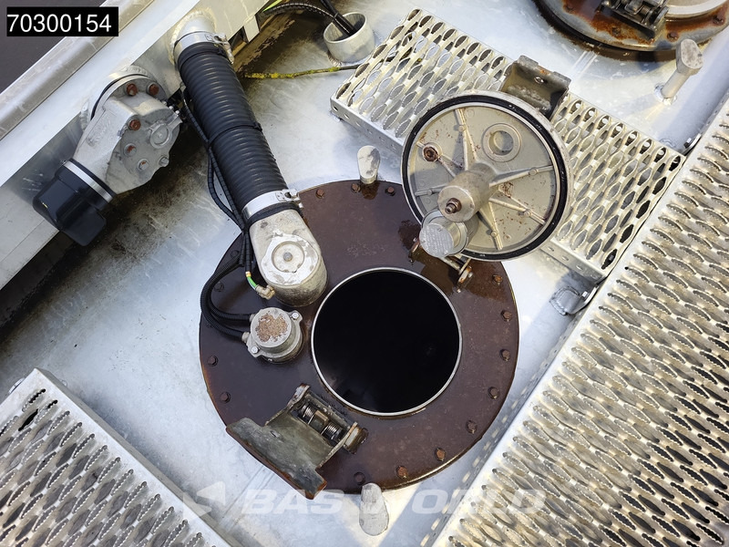 Грузовик-цистерна для транспортировки топлива Mercedes-Benz Antos 1824 4X2 13500ltr Fuel tanker 4 comparments ADR Automatic Euro 6: фото 20