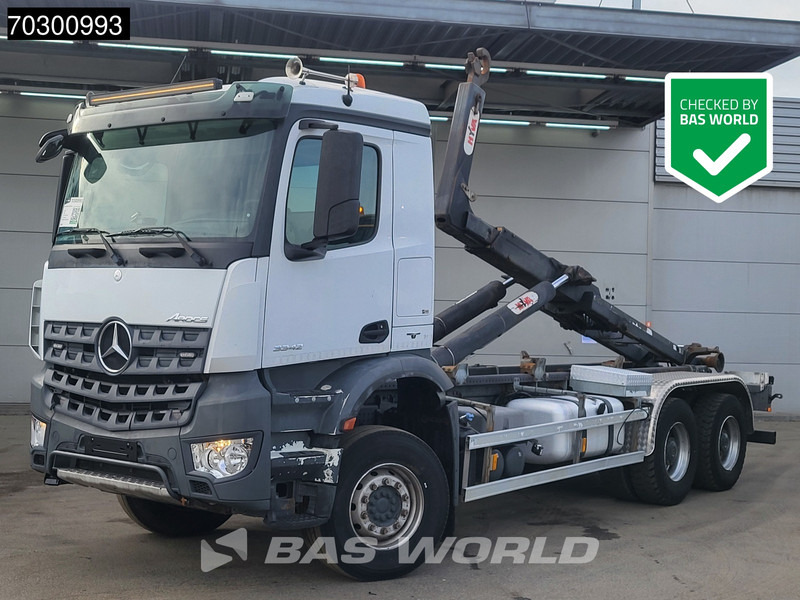 Mercedes-Benz Arocs 3342 6X4 HYVA 26-62-S Hooklift Big-Axle Automatic Euro 6 - Крюковой мультилифт: фото 1 Mercedes-Benz Arocs 3342 6X4 HYVA 26-62-S Hooklift Big-Axle Automatic Euro 6 - Крюковой мультилифт: фото 1