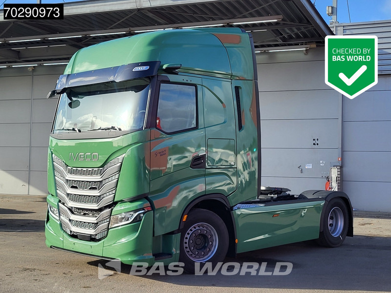 Iveco S-Way 500 S-Way 4X2 NEW! Retarder 2xTanks ACC Standklima LED Euro 6 - Тягач: фото 1 Iveco S-Way 500 S-Way 4X2 NEW! Retarder 2xTanks ACC Standklima LED Euro 6 - Тягач: фото 1