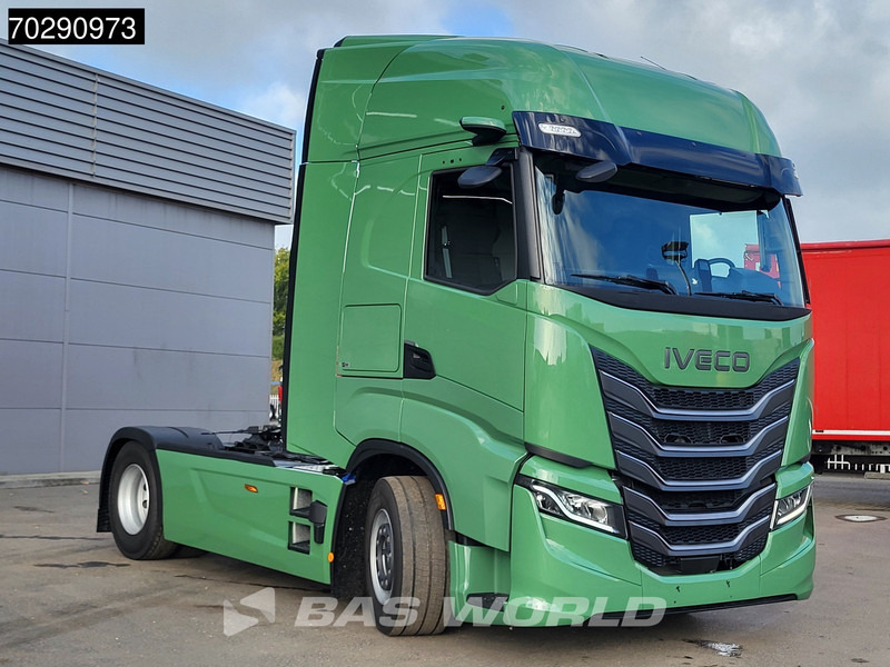 Iveco S-Way 500 S-Way 4X2 NEW! Retarder 2xTanks ACC Standklima LED Euro 6 - Тягач: фото 3 Iveco S-Way 500 S-Way 4X2 NEW! Retarder 2xTanks ACC Standklima LED Euro 6 - Тягач: фото 3