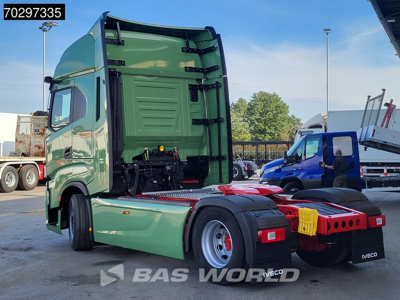Iveco S-Way 580 4X2 NEW! DynamicSteering Standklima Navi ACC LED Euro 6 - Тягач: фото 2 Iveco S-Way 580 4X2 NEW! DynamicSteering Standklima Navi ACC LED Euro 6 - Тягач: фото 2